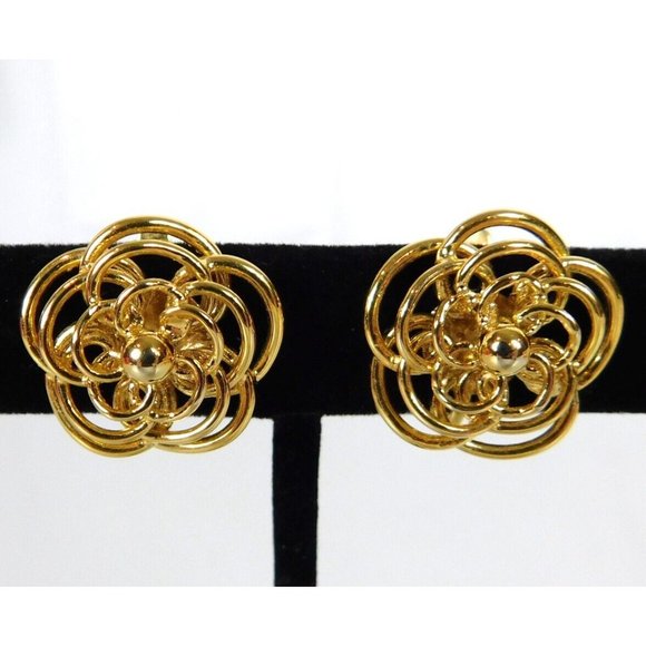 Signed Trifari Gold Tone Flower Swirl Earrings Comfort Clip on - Picture 2 of 7